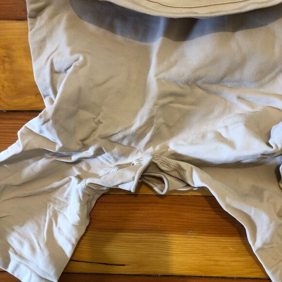 NWOT SKIMS High-Waisted Above the Knee Shapewear short - Picture 3 of 7